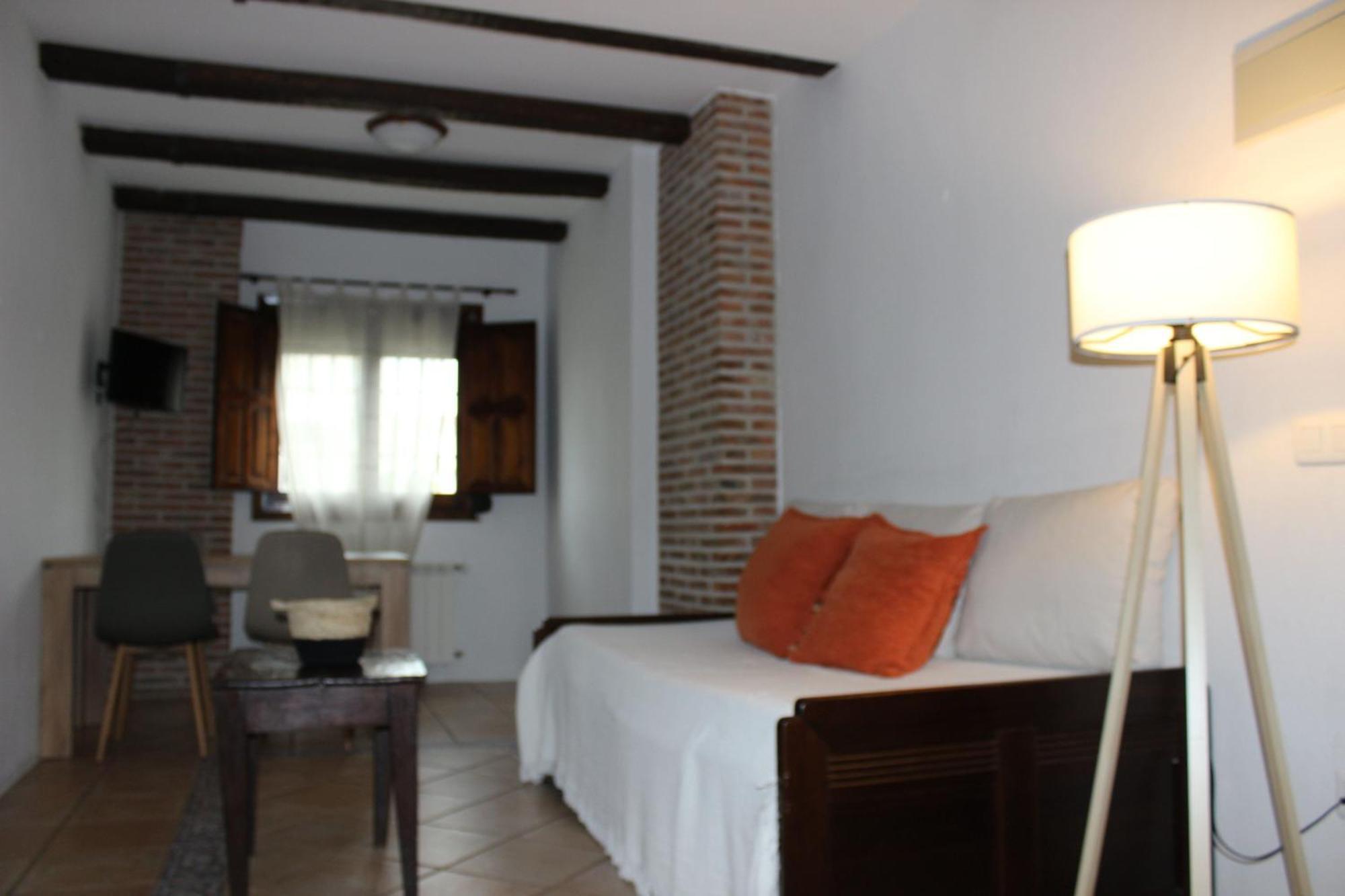 Apartamentos De Astroturismo La Canada Torrejón el Rubio المظهر الخارجي الصورة
